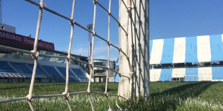 Se suspende todo el fútbol en el país