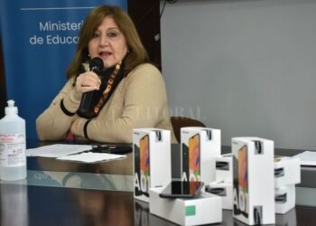 Entregarán equipos de telefonía celular a estudiantes de escuelas rurales