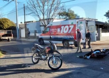 Barrio Fasoli: choque entre camioneta y moto
