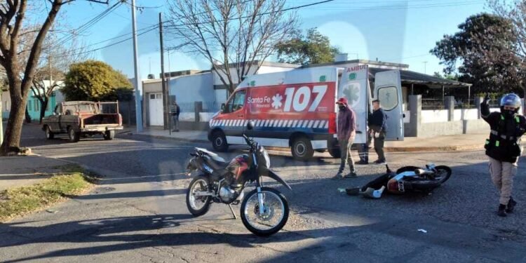 Barrio Fasoli: choque entre camioneta y moto
