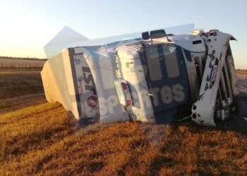 Volcó un camión en la Autovía 19 y sólo hubo un herido leve