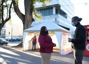 Desde este miércoles harán hisopados a asintomáticos en la plaza 25 de Mayo