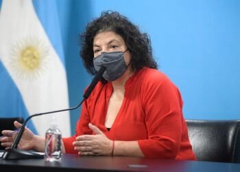 Enésima aclaración: «Ninguna dosis de ninguna vacuna vence»