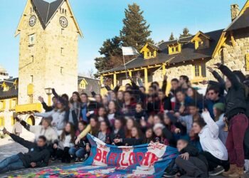 Bariloche volvió a autorizar los tradicionales viajes de egresados desde agosto