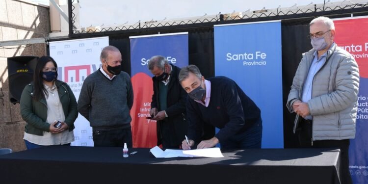 Se entregaron escrituras de viviendas Fonavi