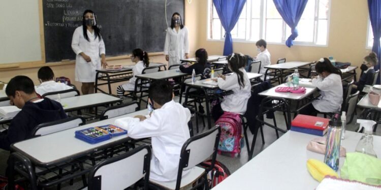 Se intensificará la presencialidad en las escuelas
