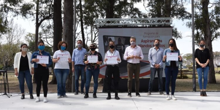 Finalizó un curso para mandos medios organizado por municipio y SEOM
