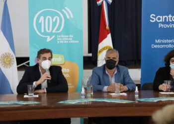 Ponen en funcionamiento un teléfono para asistir a adolescentes en riesgo