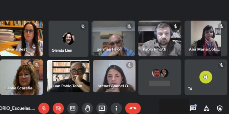 Importante participación de la comunidad educativa de la región en el Conversatorio “Escuelas, Familias y Comunidades”