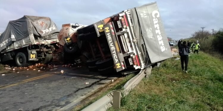 Choque de camiones obligó a un corte la RN 34