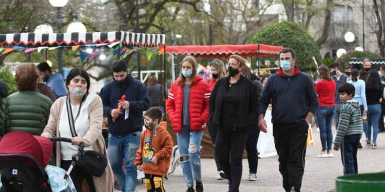 Se realizó un nuevo encuentro de Plaza Feria en el centro de la ciudad