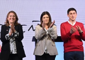 Clara García: «vamos a volver a construir un camino de trabajo y esperanza para Santa Fe»