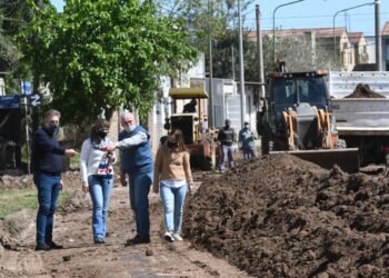Avanzan obras de pavimentación en el Villa Podio