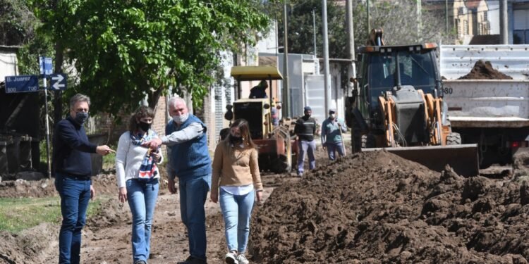 Avanzan obras de pavimentación en el Villa Podio