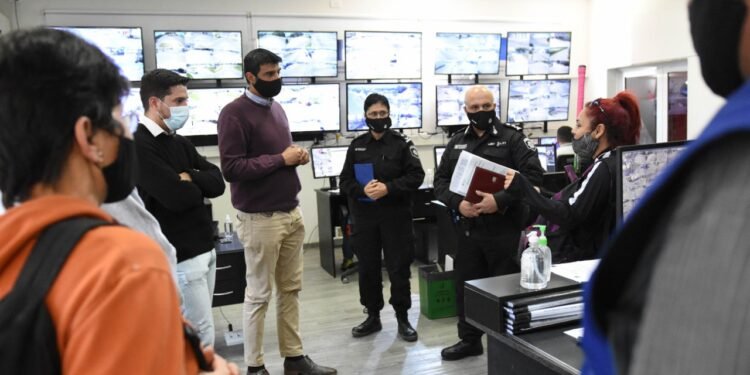 Autoridades recibieron a remiseros en el Centro de Monitoreo para abordar problemáticas de seguridad