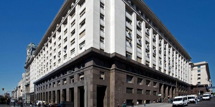 Al no incluir pagos al FMI, la prioridad del Presupuesto 2022 es el crecimiento económico