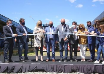 Restablecieron el tren de pasajeros a través del pedraplén de la laguna La Picasa