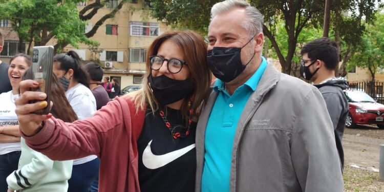 Lewandowski en la zona sur de Rosario: “La salida es con estudio, formación y trabajo genuino”