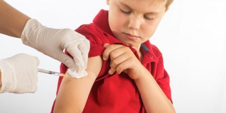 El martes 12 comenzarán a vacunar a los niños menores de 12 años
