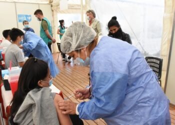 Comenzaron a vacunar en Rafaela a adolescentes con dosis de Pfizer