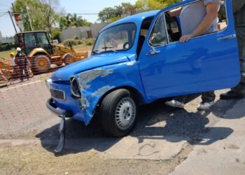 Susto para el conductor de un Fitito en el acceso Sur