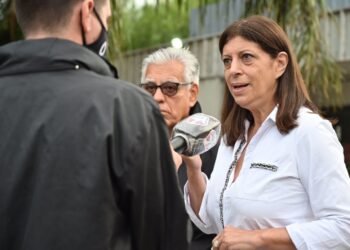 Clara García pide un debate con Lewandowski y Losada