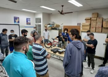 Entregaron certificados a quienes realizaron el curso de reparación de bicicletas