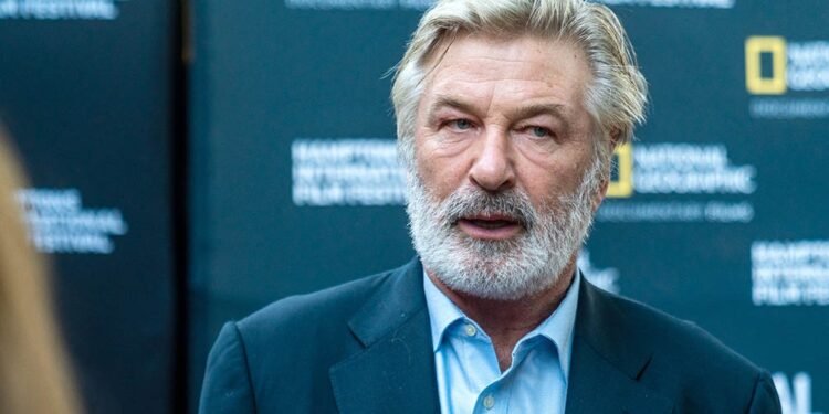 Conmoción en Hollywood: Alec Baldwin mató accidentalmente a una asistente en una filmación