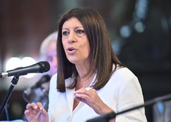 Clara García: «Queremos llegar al Congreso para decirle basta a una forma de gobernar que está agotada»