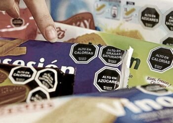 Organizaciones civiles y entidades profesionales reclaman la «urgente sanción» de la ley de etiquetado frontal