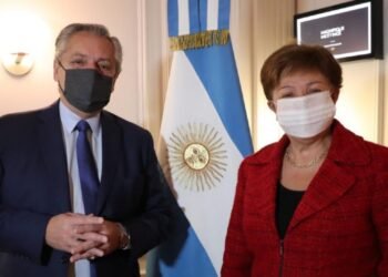 Fernández con Georgieva: «Negociar con firmeza es recuperar soberanía»