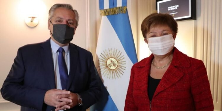 Fernández con Georgieva: «Negociar con firmeza es recuperar soberanía»