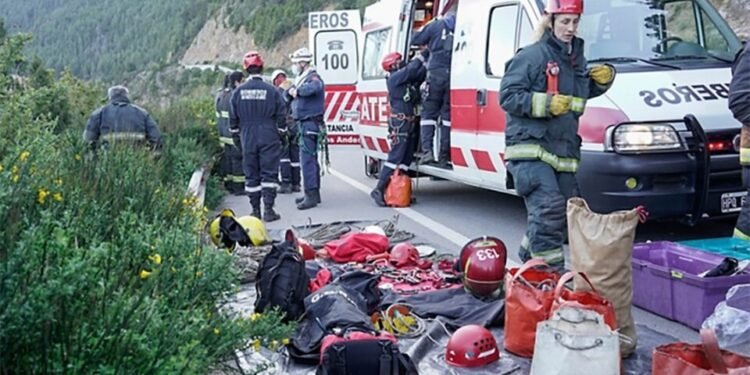 Tragedia en el Lácar: un auto cayó al lago y murió una adolescente de 16 años