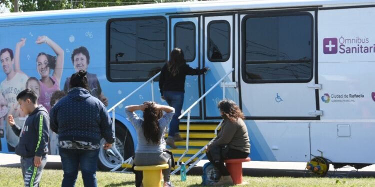 El Ómnibus Sanitario vuelve al recorrido de Rafaela en Acción