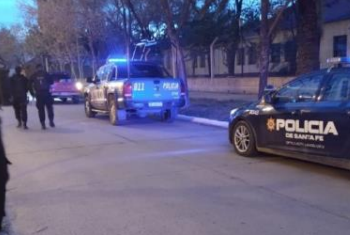 Robaba pintura: terminó con los dedos pintados