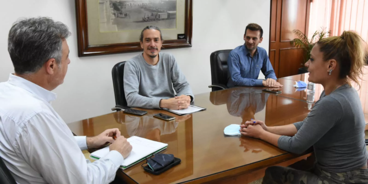 Racca, Soltermam y Aimar presentaron oficialmente el programa que vincula el secundario con el trabajo