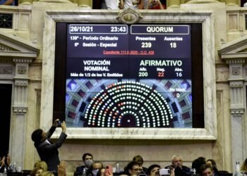 Sancionaron la ley de etiquetado frontal de los alimentos