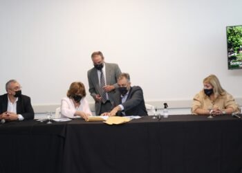 Tres grupos empresarios cotizaron para la continuidad de las obras en el nuevo Hospital