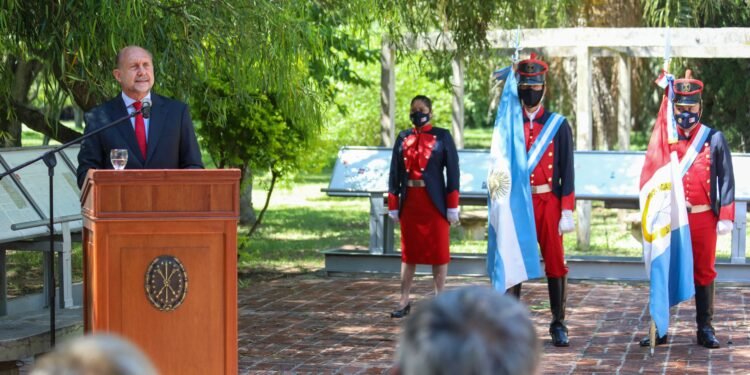 Perotti felicitó a los ganadores y pidió trabajar «codo a codo por la provincia»