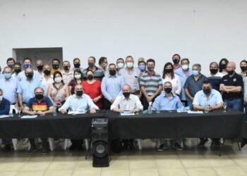 Apoyo a Perotti: Calvo se reunió con dirigentes del departamento Castellanos