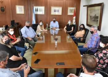 Extenderán redes domiciliarias de cloacas y vecinos pagarán con ahorro previo