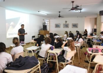 Presentaron el sitio “Buena conexión” para prevenir el grooming y el cyberbullying