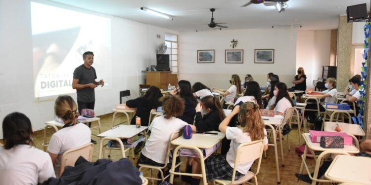 Presentaron el sitio “Buena conexión” para prevenir el grooming y el cyberbullying