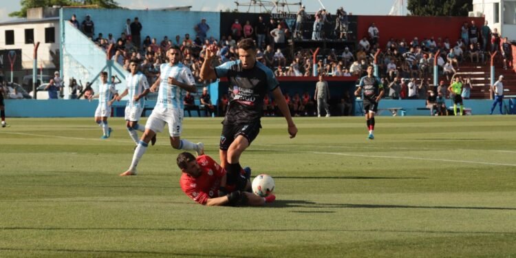 En la despedida de una mala temporada, Atlético cayó ante Brown de Adrogué