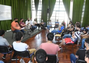 Entrenamiento para el Trabajo: 48 jóvenes comienzan sus prácticas en empresas de la ciudad