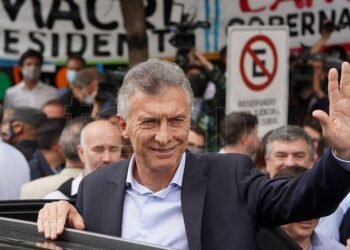 Macri no respondió preguntas y presentó un escrito: «Jamás espié ni ordené espiar a nadie»