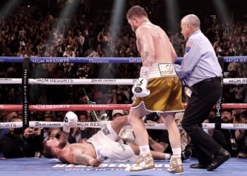 Saúl «Canelo» Álvarez, el primer latino en convertirse en rey de los supermedianos