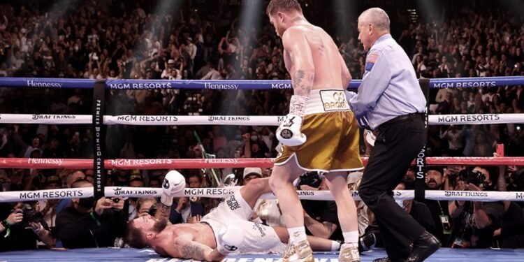 Saúl «Canelo» Álvarez, el primer latino en convertirse en rey de los supermedianos