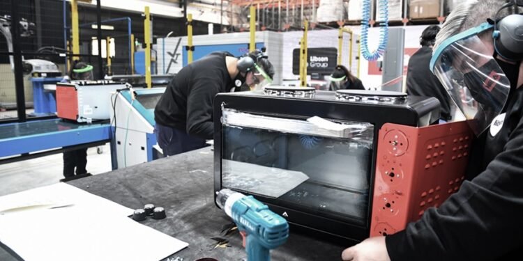 La actividad industrial creció 10,1% interanual en septiembre y la construcción 12,4%