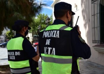 Canalla extremo: compró una casa con el dinero donado para tratar el cáncer de su hijo